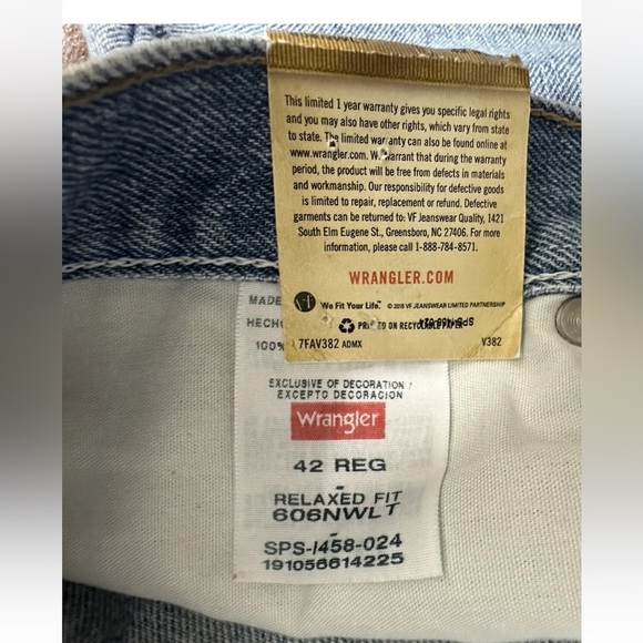 NWT Wrangler Men’s Relaxed Fit Blue Denim Shorts 100% Cotton Size 42 Regular - Picture 3 of 6